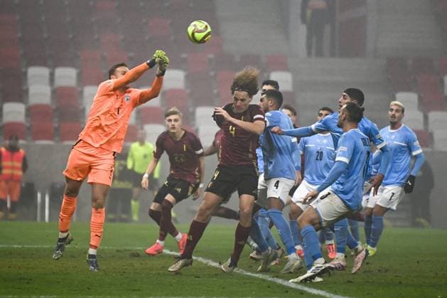 Sport Themen der Woche KW46 Sport Bilder des Tages Daniel Peretz (Israel) saves the ball during the UEFA Nations League match between Israel vs. Belgium on 17th November 2024 at the Bozsik Arena stadium in Budapest, Hungary  Copyright: xVincenzoxOrlando IPAxSportx xipax xx IPA_51640095 IPA_Agency_IPA51640095