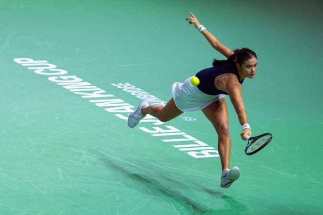 November 17, 2024, Malaga, Malaga, Spain: EMMA RADUCANU of Great Britain in action against REBECCA MARINO of Canada during tennis match between Canada and Great Britain during the Billie Jean King Cup 2024. Malaga Spain - ZUMAg271 20241117_znp_g271_005 Copyright: xNataliaxGarciax