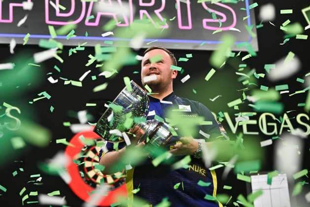 Bilder des Jahres 2024, Sport 11 November Sport Themen der Woche KW46 Sport Bilder des Tages 17th November 2024, WV Active, Aldersley, Wolverhampton, England; 2024 PDC Grand Slam of Darts, Day 9, final; Luke Littler celebrates winning the 2024 Mr Vegas Grand Slam of Darts  ActionPlus12717015 GodfreyxPitt