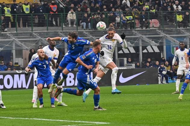 CALCIO - UEFA Nations League - Italy vs France adrien rabiot (france) scores the goal of 1-3 during Italy vs France, Football UEFA Nations Leage match in Milan, Italy, November 17 2024 Milan Italy  Copyright: xIPAxSport ABACAx