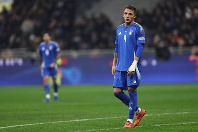 Mateo Retegui (Italy) during the Uefa Nalions League 2025 match between Italy 1-3 France at Giuseppe Meazza Stadium on November 17 , 2024 in Milano ,Italy. Noxthirdxpartyxsales  (273676505)