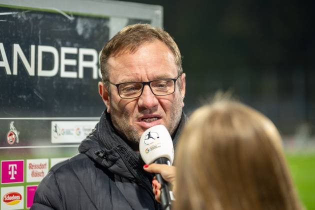 18.11.2024, Fussball: Google Pixel Frauen-Bundesliga, Saison 2024 2025, 10. Spieltag, 1. FC Koeln - SV Werder Bremen im Franz-Kremer-Stadion in Köln. Thomas Horsch (SV Werder Bremen, Trainer) im Interview. Wichtiger Hinweis: Gemaess den Vorgaben der DFL Deutsche Fussball Liga bzw. des DFB Deutscher Fussball-Bund ist es untersagt, in dem Stadion und oder vom Spiel angefertigte Fotoaufnahmen in Form von Sequenzbildern und oder videoaehnlichen Fotostrecken zu verwerten bzw. verwerten zu lassen. Foto: Kirchner-Media TH Copyright: xKirchner-Media THx