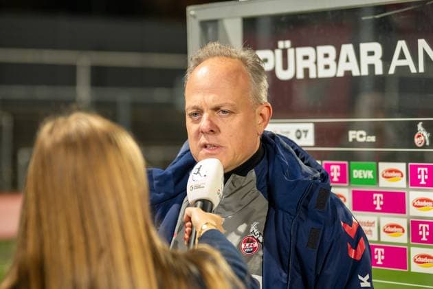 18.11.2024, Fussball: Google Pixel Frauen-Bundesliga, Saison 2024 2025, 10. Spieltag, 1. FC Koeln - SV Werder Bremen im Franz-Kremer-Stadion in Köln. Daniel Weber (1. FC Köln, Trainer) im Interview. Wichtiger Hinweis: Gemaess den Vorgaben der DFL Deutsche Fussball Liga bzw. des DFB Deutscher Fussball-Bund ist es untersagt, in dem Stadion und oder vom Spiel angefertigte Fotoaufnahmen in Form von Sequenzbildern und oder videoaehnlichen Fotostrecken zu verwerten bzw. verwerten zu lassen. Foto: Kirchner-Media TH Copyright: xKirchner-Media THx
