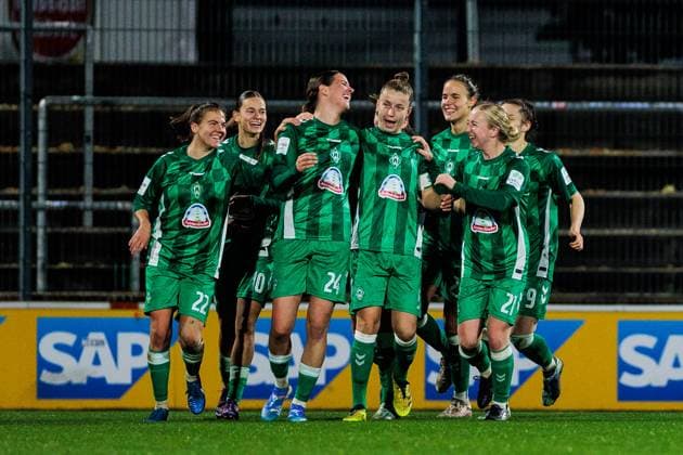 Google Pixel Frauen-Bundesliga, 1. FC Köln - SV Werder Bremen; 18.11.2024 Jubel zum 0:2 durch Lara Schmidt (SV Werder Bremen, 24) Google Pixel Frauen-Bundesliga, 1. FC Köln - SV Werder Bremen, Köln, Franz-Kremer-Stadion am 18.11.2024 Copyright: xBEAUTIFULxSPORTS Wunderlx