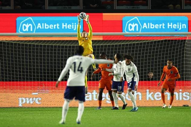 ALMERE , 18-11-2024 , Yanmar stadium , season 2024 2025 , UEFA European U21, U 21 Football 2025 Friendly match.Netherlands U21 goalkeeper Robin Roefs during the match Netherlands U21 - England U21 Netherlands U21 - England U21  x26776460x Copyright: