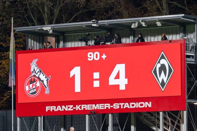 18.11.2024, Fussball: Google Pixel Frauen-Bundesliga, Saison 2024 2025, 10. Spieltag, 1. FC Koeln - SV Werder Bremen im Franz-Kremer-Stadion in Köln. Der SV Werder Bremen gewinnt mit 4:1 in Köln. Wichtiger Hinweis: Gemaess den Vorgaben der DFL Deutsche Fussball Liga bzw. des DFB Deutscher Fussball-Bund ist es untersagt, in dem Stadion und oder vom Spiel angefertigte Fotoaufnahmen in Form von Sequenzbildern und oder videoaehnlichen Fotostrecken zu verwerten bzw. verwerten zu lassen. Foto: Kirchner-Media TH Copyright: xKirchner-Media THx