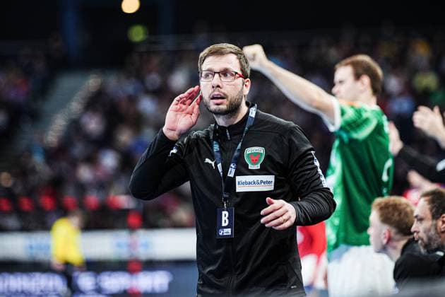 Jaron Siewert (Fuechse Berlin, Trainer) GER, Handball Verein Hamburg vs. Fuechse Berlin, Handball, Bundesliga, Spieltag 10, Saison 2024 2025, 18.11.2024 GER, Handball Sport Verein Hamburg vs. Fuechse Berlin, Handball, Bundesliga, Spieltag 10, Saison 2024 2025, 18.11.2024 Hamburg Copyright: xEibner-Pressefoto MarcelxvonxFehrnx EP_MFN