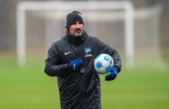 Fussball, Herren, Saison 2024 25, 2. Bundesliga, Hertha BSC, Training, Trainer Cristian Fiel (Hertha BSC), 19.11. 2024,