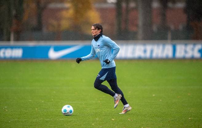 Fussball, Herren, Saison 2024 25, 2. Bundesliga, Hertha BSC, Training, Fabian Reese (Hertha BSC), 19.11. 2024,