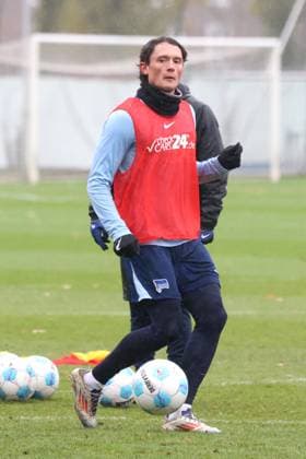 DEU, DFL, 2. FBL Hertha BSC, Training, 19.11.2024, Sportforum, Berlin, DEU, DFL, 2. FBL Hertha BSC, Training, im Bild Fabian Reese (Hertha BSC Berlin 11) DFL - regulations prohibit any use of Photographs as image sequences and or quasi-video Foto: Juergen Engler nordphoto GmbH