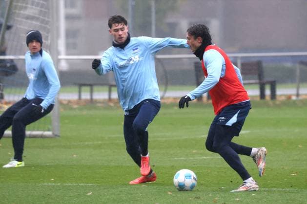 DEU, DFL, 2. FBL Hertha BSC, Training, 19.11.2024, Sportforum, Berlin, DEU, DFL, 2. FBL Hertha BSC, Training, im Bild Linus Gechter (Hertha BSC Berlin 44), Fabian Reese (Hertha BSC Berlin 11) DFL - regulations prohibit any use of Photographs as image sequences and or quasi-video Foto: Juergen Engler nordphoto GmbH