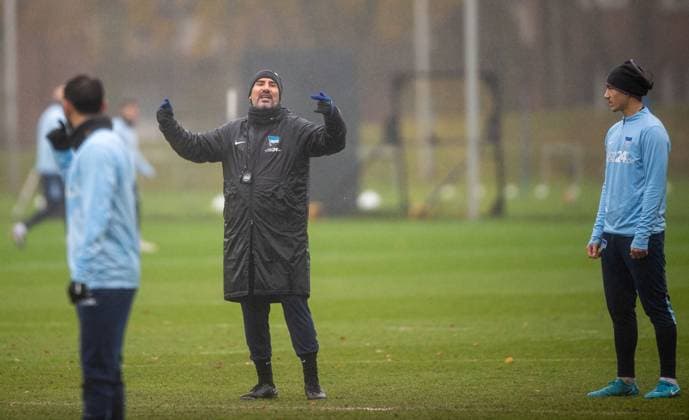 Fussball, Herren, Saison 2024 25, 2. Bundesliga, Hertha BSC, Training, Trainer Cristian Fiel (Hertha BSC), Ibrahim Maza (Hertha BSC), 19.11. 2024,