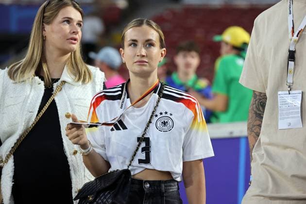 05.07.24 Spanien - Deutschland Deutschland, Stuttgart, 05.07.2024, Fussball, UEFA EURO, EM, Europameisterschaft,Fussball 2024, Viertelfinale, Spanien - Deutschland: Katharina Raum, Frau von David Raum (Deutschland). *** 05 07 24 Spain Germany Germany, Stuttgart, 05 07 2024, football, UEFA Euro 2024, quarter-finals, Spain Germany Katharina Raum, wife of David Raum Germany
