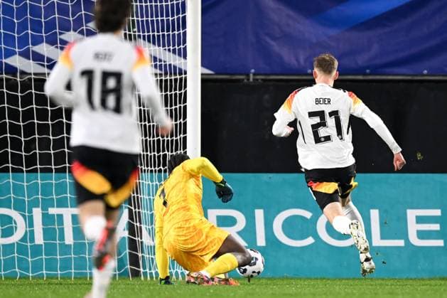 VALENCIENNE - Maximilian Beier of Germany U21, U 21 scores the 0-1 during the friendly Interland match between France U21 and Germany U21 at Stade du Hainaut on Nov. 19, 2024 in Valencienne, France. ANP Hollandse Hoogte International Friendly, Länderspiel, Nationalmannschaft 2024 25 xVIxANPxSportx xGerritxvanxKeulenxIVx 513832056 originalFilename: 513832056.jpg