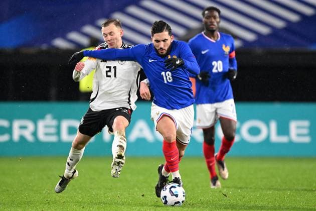 VALENCIENNE - (l-r) Maximilian Beier of Germany U21, U 21 Rayan Cherki of France U21 during the friendly Interland match between France U21 and Germany U21 at Stade du Hainaut on Nov. 19, 2024 in Valencienne, France. ANP Hollandse Hoogte International Friendly, Länderspiel, Nationalmannschaft 2024 25 xVIxANPxSportx xGerritxvanxKeulenxIVx 513836403 originalFilename: 513836403.jpg