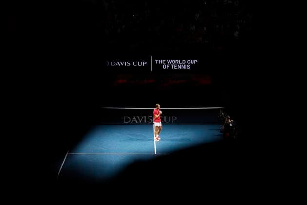 Sport Themen der Woche KW47 Sport Bilder des Tages ESP: Davis Cup Finals - Spain v Netherlands MALAGA, SPAIN - NOVEMBER 19: Rafael Nadal of Team Spain speak to the spectators during his farewell after Spain being knocked out on the quarter final tie between Netherlands and Spain during the Davis Cup Finals at Palacio de Deportes Jose Maria Martin Carpena on November 19, 2024 in Malaga, Spain. (Photo by Francisco Macia Photo Players Images Magara Press) Malaga Palacio Deportis Jose Maria Martin Carpena Spain Copyright: xFranciscoxMaciax