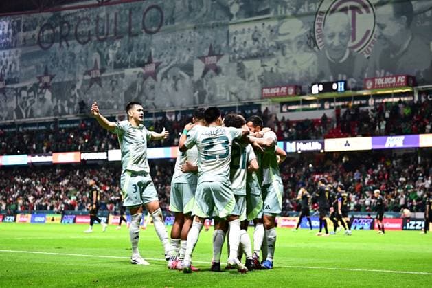 RECORD DATE NOT STATED IV CONCACAF NATIONS LEAGUE 2024-2025 Mexico vs Honduras Henry Martin celebrates his goal 4-0 of Mexico during the Quarterfinals second leg match between Mexican national team, Nationalteam (Mexico) and Honduras as part of the Concacaf Nations League 2024-2025 at Nemesio Diez Stadium on November 19, 2024 in Toluca, Estado de Mexico, Mexico. TOLUCA ESTADO DE MEXICO MEICO  Copyright: xAdrianxMaciasx 20241119224507_CNL_CFV_MEX_HON_MARTIN308