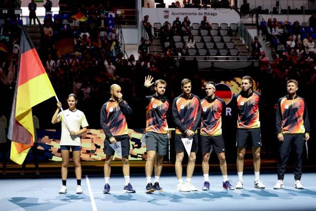 Team Germany,L-R Tim Puetz,Kevin Krawietz, Yannick Hanfmann,Daniel Altmaier,Jan-Lennard Struff und Mannschaftskapitaen, Michael Kohlmann, Eroeffnungsfeier, Davis Cup Finale 2024, Palacio de Deportes JosÃ Copyright: xJuergenxHasenkopfx