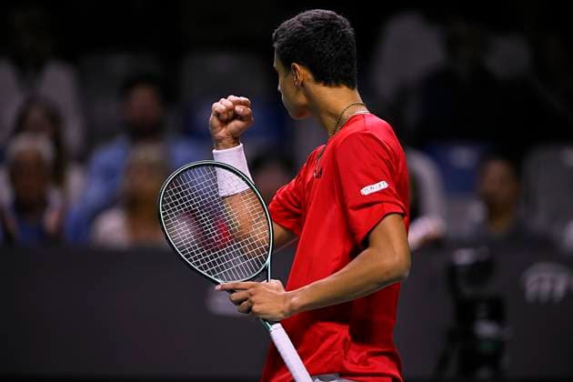 Quarter finals Davis Cup Final 8 singles match 1 Gabriel Diallo of Canada team in action against Daniel Altmaier of Germany team seen in action during the Quarter finals Davis Cup Final 8 singles match 1. Martin Carpena Arena. Malaga Martin Carpena Arena Malaga Spain Copyright: xVicentexVidalxFernandezx