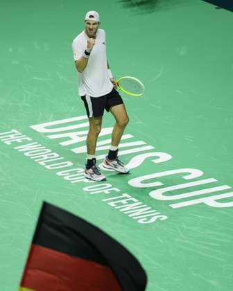 Jan-Lennard Struff (GER) macht die Faust und jubelt,Jubel, Freude,Emotion, Davis Cup Finale 2024, Palacio de Deportes JosÃ Copyright: xJuergenxHasenkopfx