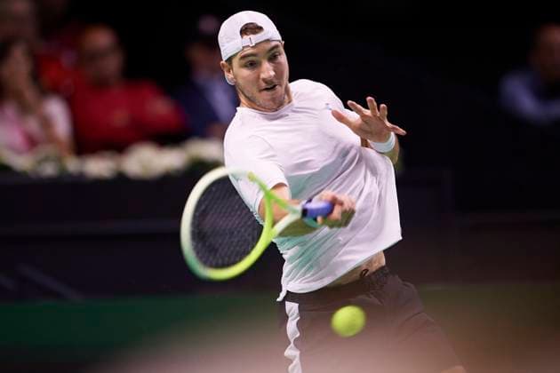 ESP: Davis Cup Finals - Germany v Canada MALAGA, SPAIN - NOVEMBER 20: Jan-Lennard Struff of Team Germany plays a forehand in his singles match against Denis Shapovalov of Team Canada in the quarterfinal tie between Germany and Canada during the Davis Cup Finals at Palacio de Deportes Jose Maria Martin Carpena on November 20, 2024 in Malaga, Spain. (Photo by Francisco Macia Photo Players Images Magara Press) Malaga Palacio Deportis Jose Maria Martin Carpena Spain Copyright: xFranciscoxMaciax