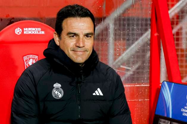 head coach Alberto Toril of Real Madrid looks on , UEFA Women s Champions League 2024 25 Group Stage MD4, FC Twente v Real Madrid CF, FC Twente Stadium, November 20, 2024, Enschede, Netherlands.