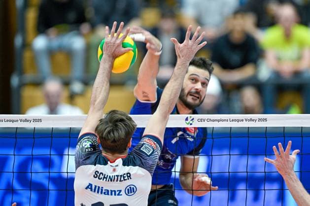 VOLLEYBALL - CEV CL, Tirol vs Milano INNSBRUCK,AUSTRIA,20.NOV.24 - VOLLEYBALL - CEV Champions League, Hypo Tirol vs Allianz Milano. Image shows Jordan Ralph Schnitzer (Milano) and Pedro Henrique Frances (Tirol).  GEPAxpictures xDanielxSchoenherr