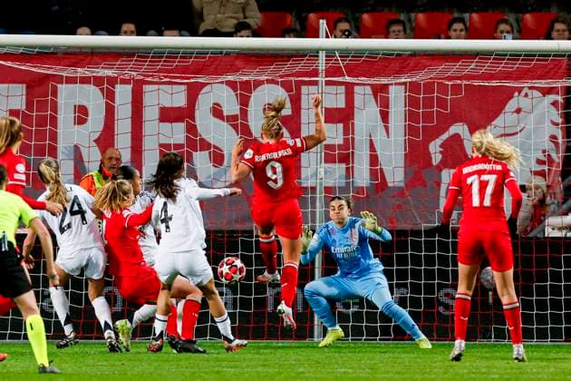 Jaimy Ravensbergen of FC Twente shoots on goal and scores the 1:0 , UEFA Women s Champions League 2024 25 Group Stage MD4, FC Twente v Real Madrid CF, FC Twente Stadium, November 20, 2024, Enschede, Netherlands.