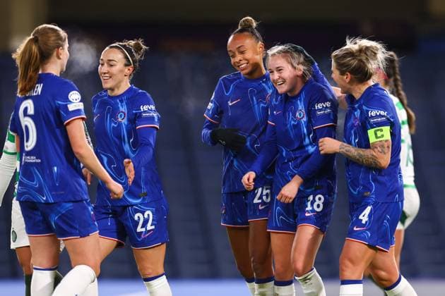 Chelsea v Celtic 20 November 2024, London - UEFA Women s Champions League - Chelsea v Celtic - Wieke Kaptein of Chelsea celebrates their second goal with her team mates - Photo: Jacques Feeney Offside. London UK Copyright: xJacquesxFeeneyx xOffsidexOffside