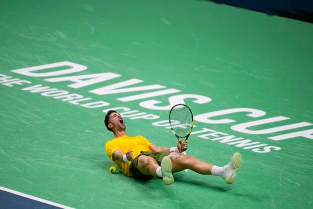 Sport Themen der Woche KW47 Sport Bilder des Tages Davis Cup Final - USA v Australia Quarter-Final MALAGA, SPAIN - NOVEMBER 21: Thanasi Kakkinakis of Australia celebrates the victory after winning his singles match against Ben Shelton of USA in the quarterfinal tie between USA and Australia during the Davis Cup Finals at Palacio de Deportes Jose Maria Martin Carpena on November 21, 2024 in Malaga, Spain. Malaga Spain  Copyright: xJosexBretonx originalFilename:bretonhernandez-daviscup241121_npxp5.jpg
