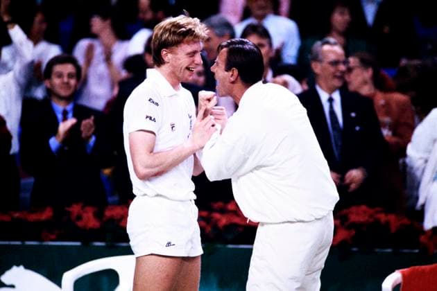 BECKER Boris Team Deutschland jubelt nach dem Sieg mit Trainer Nikola PILIC ITF Tennis Davis Cup Finale 1989 Deutschland - Schweden am 15. bis 17. Dezember in Stuttgart Copyright: xLacixPerenyix