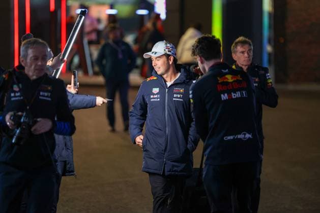 Formel 1 GP Las Vegas USA. Donnerstag, 21.11.2024 Sergio Perez 11, Oracle Red Bull Racing; Formel 1 GP Las Vegas USA. Donnerstag, 21.11.2024 Copyright: xBEAUTIFULxSPORTS Erlhofx