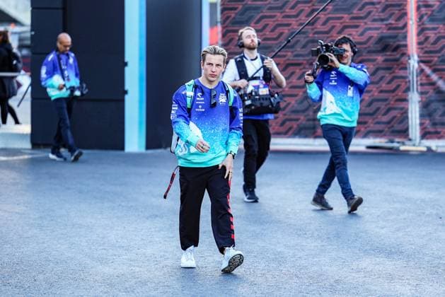 Formel 1 GP Las Vegas USA. Donnerstag, 21.11.2024 Liam Lawson, 30, Visa Cash App RB Formula One Team; Formel 1 GP Las Vegas USA. Donnerstag, 21.11.2024 Copyright: xBEAUTIFULxSPORTS Erlhofx