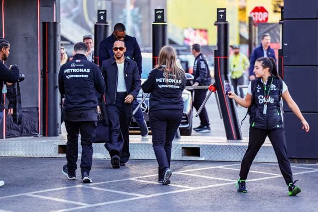Formel 1 GP Las Vegas USA. Donnerstag, 21.11.2024 Lewis Hamilton 44, Mercedes-AMG Petronas F1 Team; Formel 1 GP Las Vegas USA. Donnerstag, 21.11.2024 Copyright: xBEAUTIFULxSPORTS Erlhofx