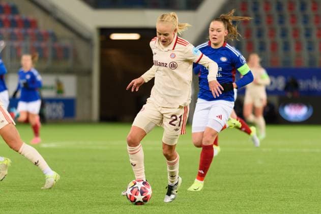Pernille Harder (21 FC Bayern Munich) during the UEFA Womens Champions League group stage match between Valerenga and FC Bayern Munich at Intility Arena in Oslo, Norway. (Sven Beyrich SPP) Copyright: xSvenxBeyrich SPPx spp-en-SvBe-20241121-D4S_2637