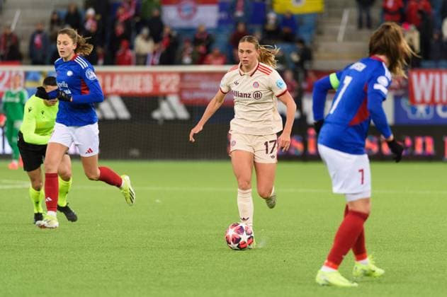 Klara Buehl (17 FC Bayern Munich) during the UEFA Womens Champions League group stage match between Valerenga and FC Bayern Munich at Intility Arena in Oslo, Norway. (Sven Beyrich SPP) Copyright: xSvenxBeyrich SPPx spp-en-SvBe-20241121-D4S_2669