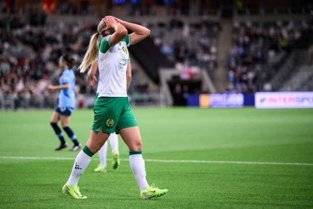241121 Anna Josendal of Hammarby looks dejected during the Women s Champions League football match between Hammarby and Manchester City on November 21, 2024 in Stockholm. Photo: Simon Hastegard BILDBYRAN kod SH SH0547 fotboll football soccer fotball uefa womens champions league hammarby manchester city dam bbeng bbauto depp Copyright: SIMONxHASTEGARD BB241121SH041