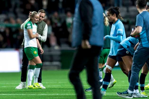 241121 Anna Josendal and Head coach Martin Sjögren of Hammarby after the Women s Champions League football match between Hammarby and Manchester City on November 21, 2024 in Stockholm. Photo: Sara Damne BILDBYRAN kod SD SH0547 fotboll football soccer fotball uefa womens champions league hammarby manchester city dam bbeng depp Copyright: SARAxDAMNE BB241121SD032