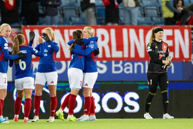 Oslo, Norway, November 21th 2024: Players of Valerenga are seen after the UEFA Womens Champions League football match between Valerenga and Bayern Munich at Intility Arena in Oslo, Norway. (Ane Frosaker SPP) Copyright: xAnexFrosakerx xSPPx spp-en-AnFrSp-_F_28837