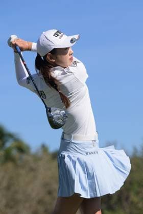 NAPLES, FL - NOVEMBER 21: LPGA, Golf Damen golfer Yealimi Noh plays her shot during the CME Group Tour Championship on November 21, 2024, at Tiburon Golf Club in Naples, FL. (Photo by Michele Eve Sandberg Icon Sportswire) GOLF: NOV 21 LPGA CME Group Tour Championship EDITORIAL USE ONLY Icon2411211546