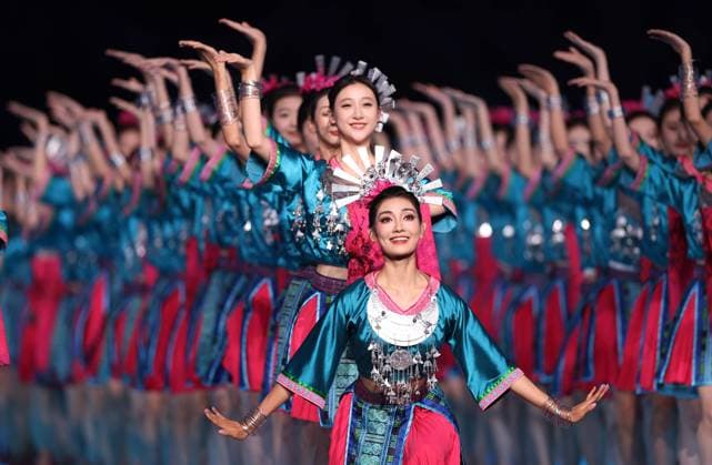 Bilder des Jahres 2024, Sport 11 November Sport Themen der Woche KW47 Sport Bilder des Tages (241122) -- SANYA, Nov. 22, 2024 -- Artists perform during the opening ceremony of the 12th National Traditional Games of Ethnic Minorities of the People s Republic of China in Sanya, south China s Hainan Province, Nov. 22, 2024. ) (SP)CHINA-SANYA-NATIONAL TRADITIONAL GAMES OF ETHNIC MINORITIES-OPENING CEREMONY(CN) JiangxHan 