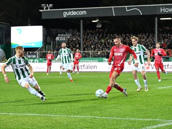 Tim Lemperle (1. FC Koeln) in Aktion, am Ball, Einzelaktion waehrend des Spiels der 2. Bundesliga zwischen Preußen Münster und 1. FC Köln im Preußenstadion am 22. November 2024 in Münster, Deutschland. (Foto von Ralf Treese DeFodi Images) +++ Tim Lemperle (1. FC Koeln) controls the ball during the 2. Bundesliga match between Preußen Münster and 1. FC Köln at Preußenstadion on November 22, 2024 in Münster, Germany. (Photo by Ralf Treese DeFodi Images) DFB DFL REGULATIONS PROHIBIT ANY USE OF PHOTOGRAPHS AS IMAGE SEQUENCES AND OR QUASI-VIDEO. Defodi-521_SCPKOE20241122_014