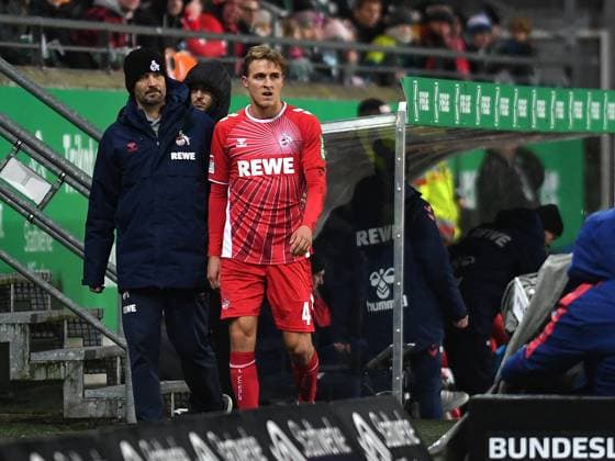 Timo Huebers (1. FC Koeln) verletzt waehrend des Spiels der 2. Bundesliga zwischen Preußen Münster und 1. FC Köln im Preußenstadion am 22. November 2024 in Münster, Deutschland. (Foto von Ralf Treese DeFodi Images) +++ Timo Huebers (1. FC Koeln) injured during the 2. Bundesliga match between Preußen Münster and 1. FC Köln at Preußenstadion on November 22, 2024 in Münster, Germany. (Photo by Ralf Treese DeFodi Images) DFB DFL REGULATIONS PROHIBIT ANY USE OF PHOTOGRAPHS AS IMAGE SEQUENCES AND OR QUASI-VIDEO. Defodi-521_SCPKOE20241122_016