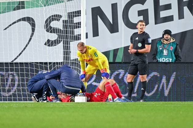 22.11.2024, Fussball, 2. Bundesliga, 13. Spieltag Saison 2024 2025, Preußen Münster - 1.FC Köln, Timo Hübers (1. FC Köln) liegt am Boden. xRHR-FOTO TKx