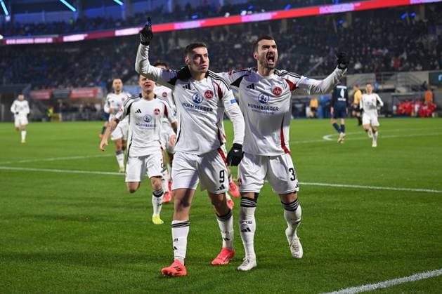 Paderborn, Home Deluxe Arena, 22.11.24, GER, Herren, 2.Bundesliga, Saison 2024-2025, SC Paderborn 07 - 1.FC Nuernberg Bild: Stefanos TZIMAS (Nuernberg) jubelt nach seinem Tor zum 1:2 Only for editorial use! DFL regulations prohibit any use of photographs as image sequences and or quasi-video. NRW Deutschland