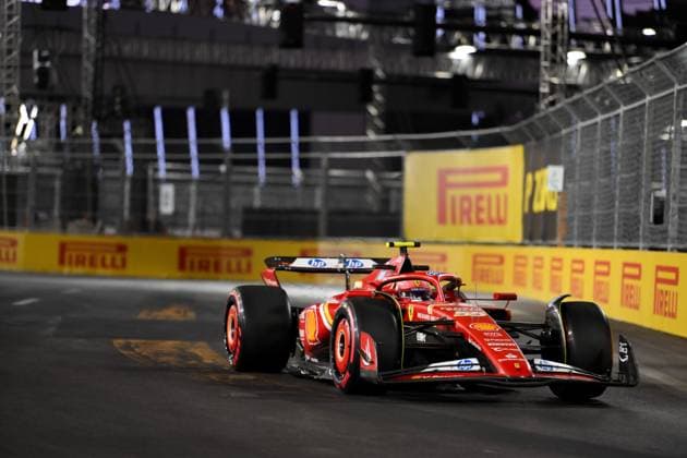 November 22, 2024, Las Vegas, Nevada, USA: Ferrari driver CHARLES LECLERC navigates turns during the Formula One opening practice session of the Las Vegas Grand Prix. Las Vegas USA - ZUMAo117 20241122_zsp_o117_010 Copyright: xMikaelxOnax