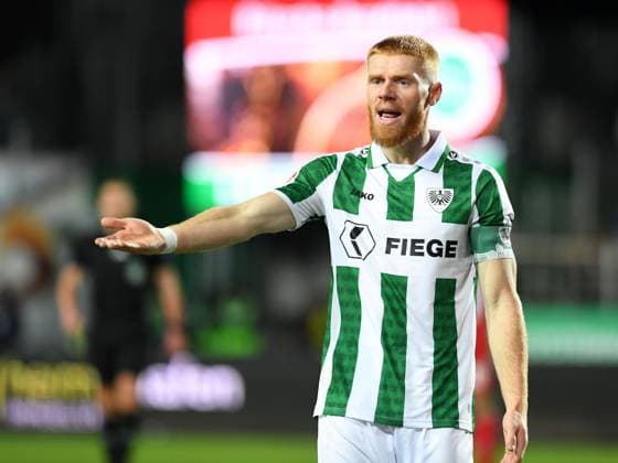 Mikkel Kirkeskov (Preussen Muenster) gestikuliert, gestik waehrend des Spiels der 2. Bundesliga zwischen Preußen Münster und 1. FC Köln im Preußenstadion am 22. November 2024 in Münster, Deutschland. (Foto von Ralf Treese DeFodi Images) +++ Mikkel Kirkeskov (Preussen Muenster) gestures during the 2. Bundesliga match between Preußen Münster and 1. FC Köln at Preußenstadion on November 22, 2024 in Münster, Germany. (Photo by Ralf Treese DeFodi Images) DFB DFL REGULATIONS PROHIBIT ANY USE OF PHOTOGRAPHS AS IMAGE SEQUENCES AND OR QUASI-VIDEO. Defodi-521_SCPKOE20241122_019