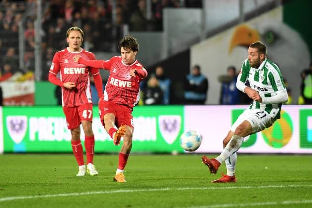 Denis Huseinbasic (1. FC Koeln) in Aktion, am Ball, Einzelaktion waehrend des Spiels der 2. Bundesliga zwischen Preußen Münster und 1. FC Köln im Preußenstadion am 22. November 2024 in Münster, Deutschland. (Foto von Ralf Treese DeFodi Images) +++ Denis Huseinbasic (1. FC Koeln) controls the ball during the 2. Bundesliga match between Preußen Münster and 1. FC Köln at Preußenstadion on November 22, 2024 in Münster, Germany. (Photo by Ralf Treese DeFodi Images) DFB DFL REGULATIONS PROHIBIT ANY USE OF PHOTOGRAPHS AS IMAGE SEQUENCES AND OR QUASI-VIDEO. Defodi-521_SCPKOE20241122_021