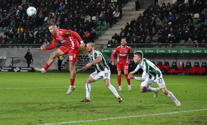 Tim Lemperle (1.FC Koeln), li., erzielt mit diesem Kopfball das Tor zum 0:1 22.11.2024, Fussball 2. Bundesliga, 13. Spieltag, Saison 2024 2025 Preußen Münster - 1. FC Köln Muenster Preussenstadion Nordrhein Westfalen Deutschland