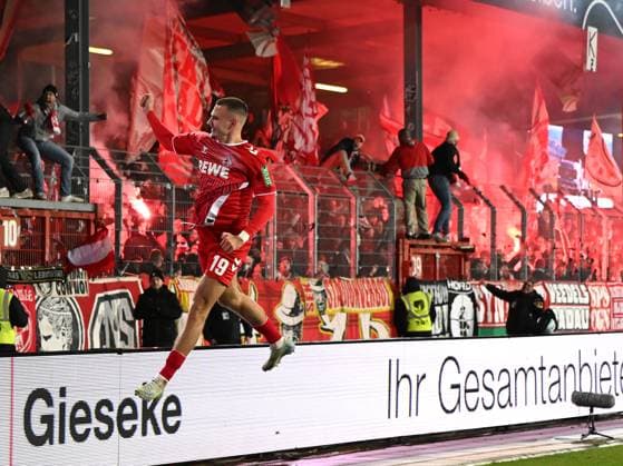 Tim Lemperle (1. FC Koeln) Torjubel, jubelt nach seinem Treffer zum 0:1 waehrend des Spiels der 2. Bundesliga zwischen Preußen Münster und 1. FC Köln im Preußenstadion am 22. November 2024 in Münster, Deutschland. (Foto von Ralf Treese DeFodi Images) +++ Tim Lemperle (1. FC Koeln) celebrates after scoring his team™s first goal during the 2. Bundesliga match between Preußen Münster and 1. FC Köln at Preußenstadion on November 22, 2024 in Münster, Germany. (Photo by Ralf Treese DeFodi Images) DFB DFL REGULATIONS PROHIBIT ANY USE OF PHOTOGRAPHS AS IMAGE SEQUENCES AND OR QUASI-VIDEO. Defodi-521_SCPKOE20241122_036